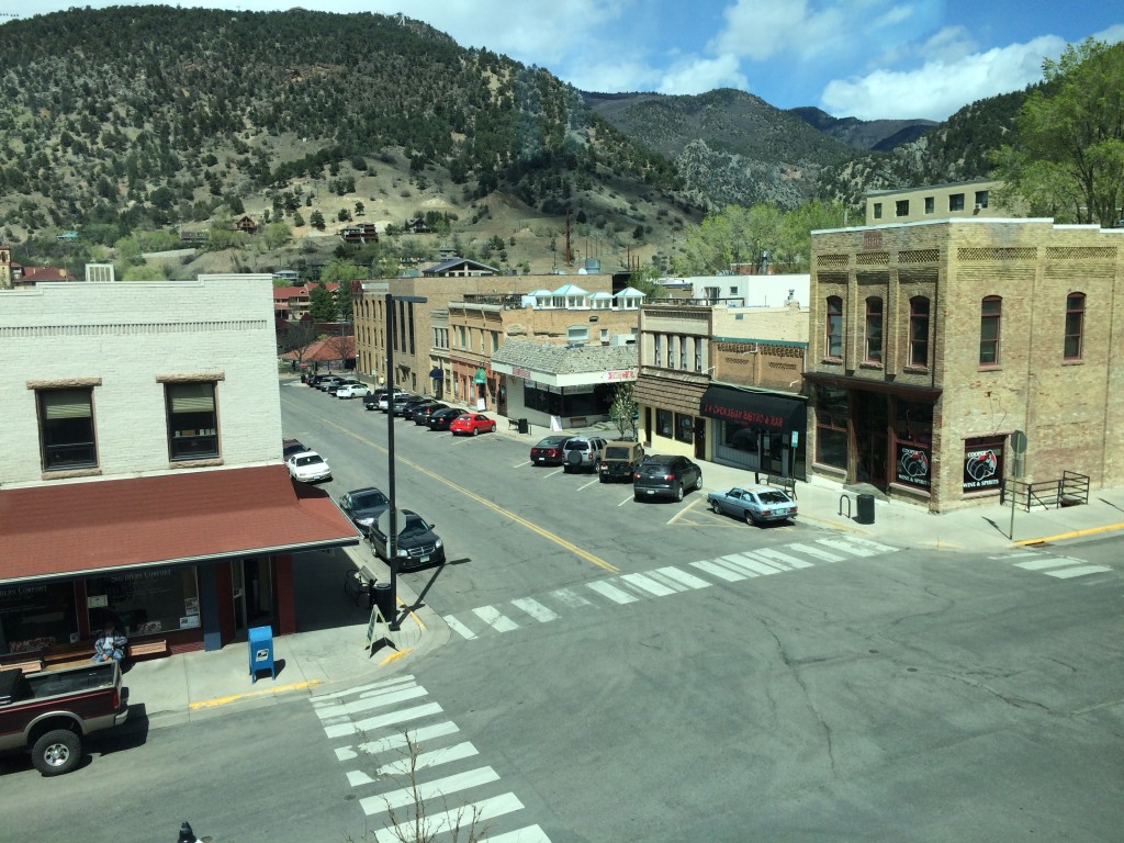 Cooper Avenue looking North from 8th Street